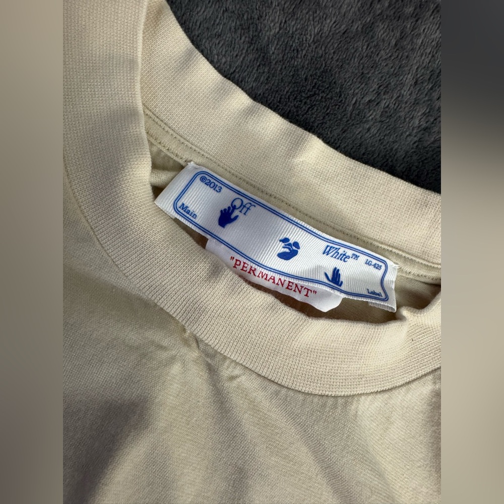 Off-White woman’s long sleeve! Worn once… 100% authentic👍🏻👍🏻👍🏻